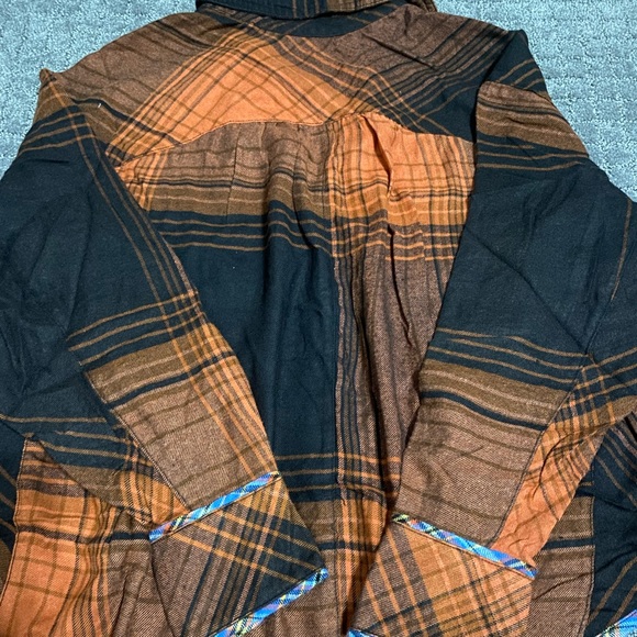 BDG Karl Slouchy Flannel Button-Down Shirt NWT Size M - Red Multi - Picture 7 of 8